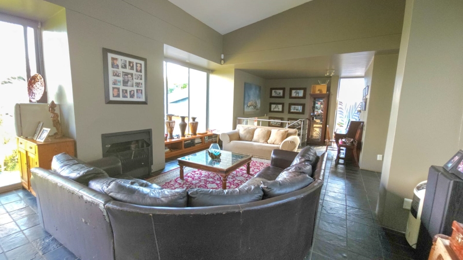 6 Bedroom Property for Sale in Kosmos Ridge North West